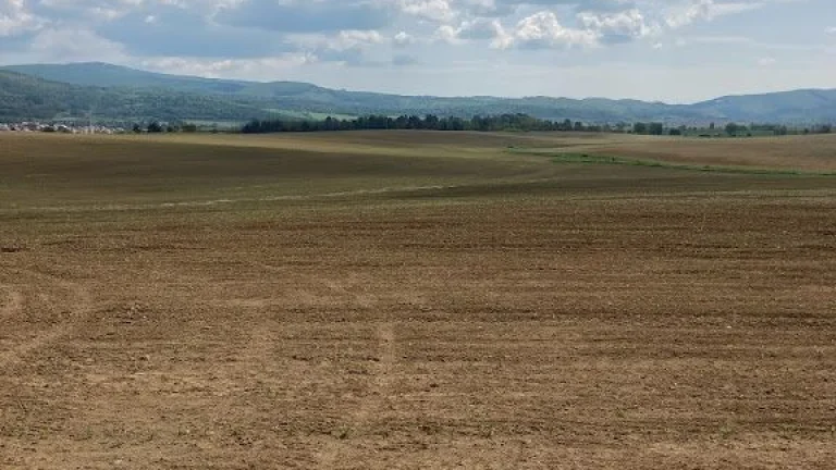 Pozemok Sása-Pliešovce