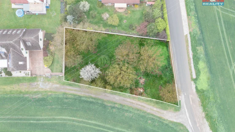 Prodej pozemku k bydlení, 1045 m², Vonoklasy