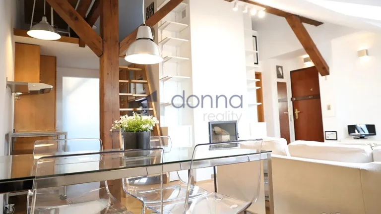 Pronájem podkrovního bytu 2+kk, 60m², ul. Řehořova, Praha 3