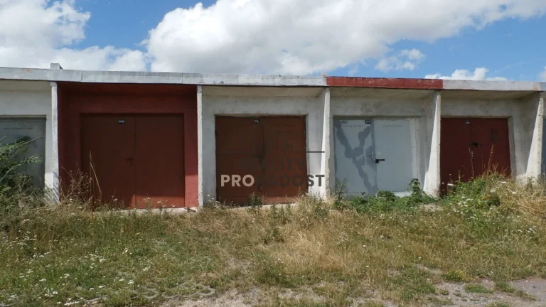 Pronájem garáže 16m2 na Suchohrdelské ve Znojmě, pronájem ga