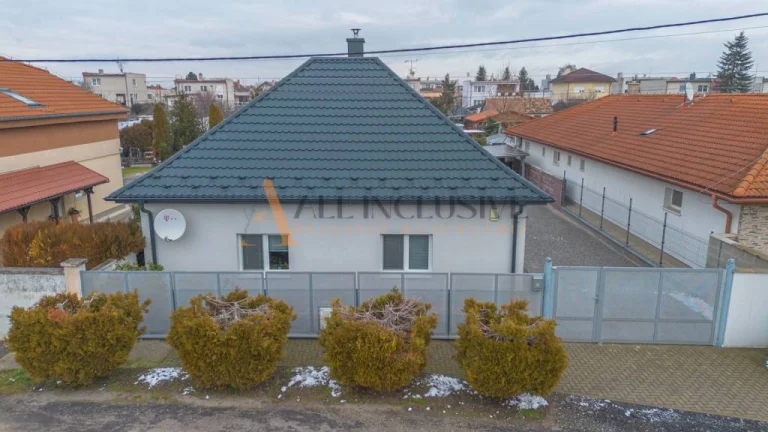 ALL INCLUSIVE l NA PREDAJ MODERNÝ ROD. DOM TYPU BUNGALOV, VE