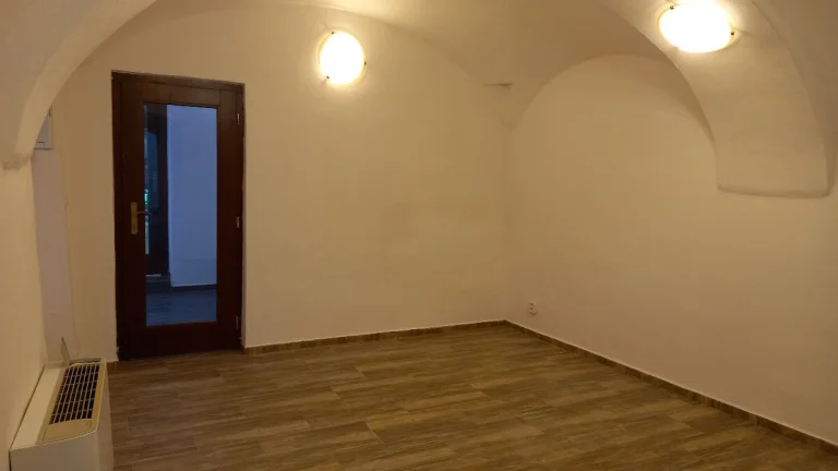 Nebyt. priestor 42 m2 v centre Prenájom -50% 6 mesiacov