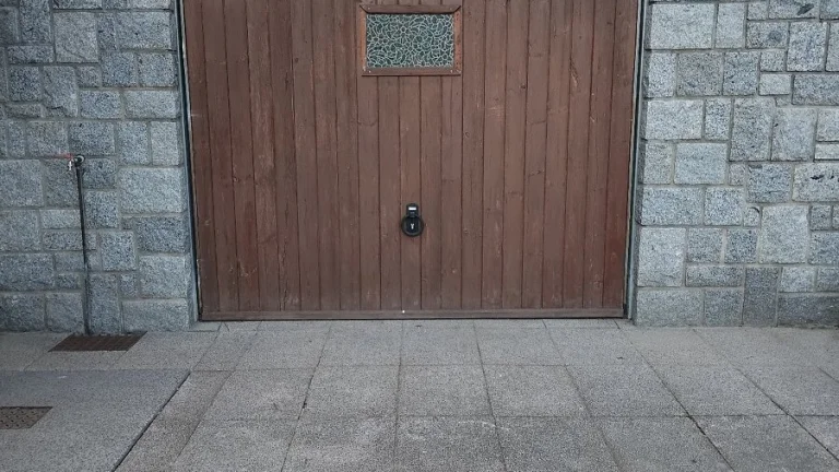 Pronájem nebytové prostory - garáž