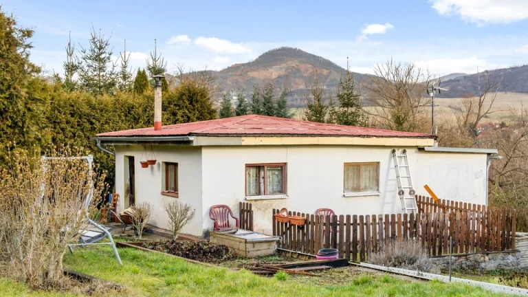 Prodej chata, 38 m2 - Prackovice nad Labem, ev.č. 00456