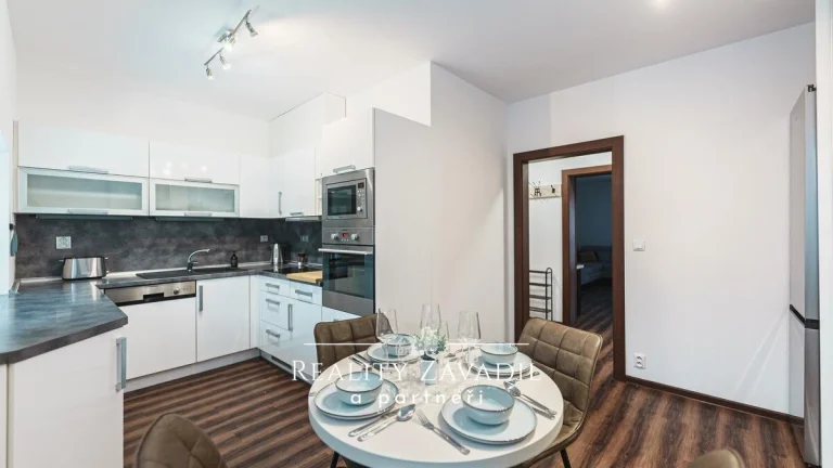 Pronájem byty 3+1, 90 m2 - Pardubice - Zelené Předměstí