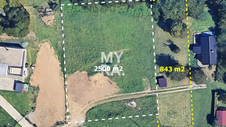 Na predaj stavebný pozemok s projektom 2500 m2, ul. Broskyň