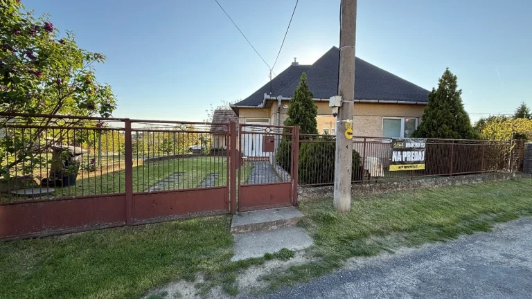 Exkluzívne APEX reality 4i. RD v Bojničkoch, 741 m2 pozemok