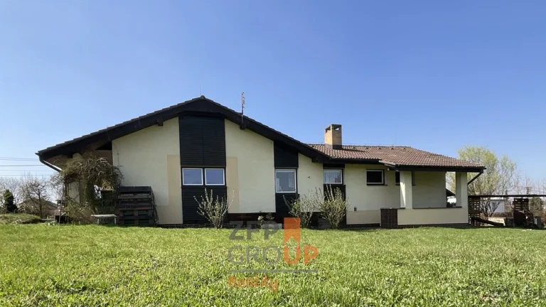 Prodej rodinné domu o rozloze 256 m2. ulice Okružní, Šenov