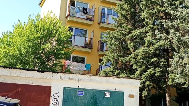 2i zbovy byt PODHRADOVA, balkon, ihned volny