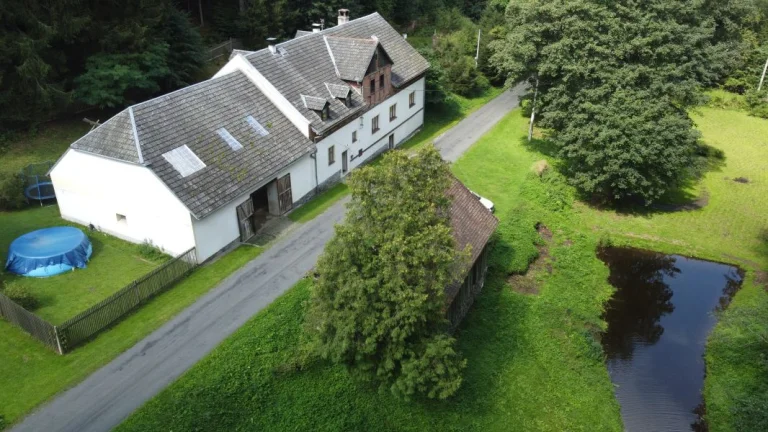 Prodej šumavské chalupy na polosamotě, Podzuklín – Šumava