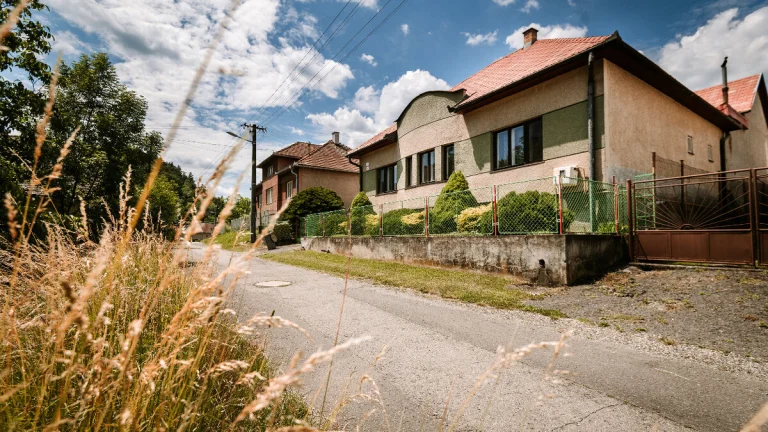 Dom v obci Divín s výhľadom na hrad, znížená cena