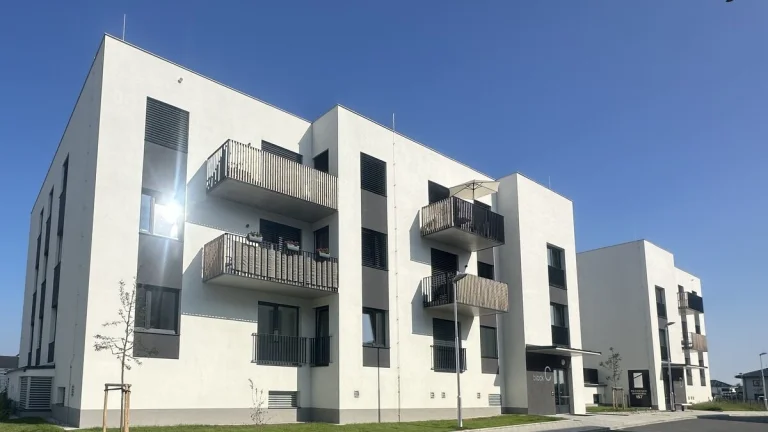Poděbrady. Pronájem bytu 2+kk 51,8m2 s balkónem 8,50m2.