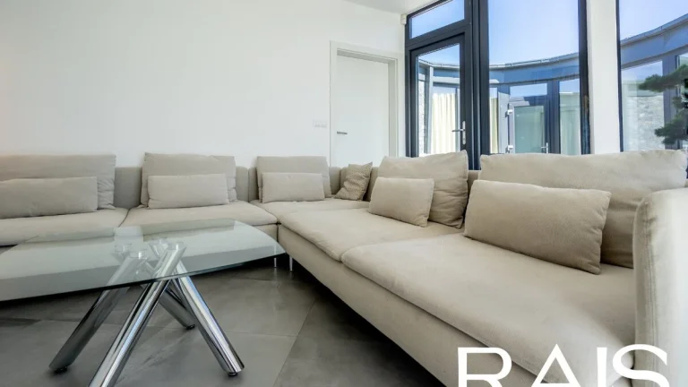 Rodinný dům s designovým atriem