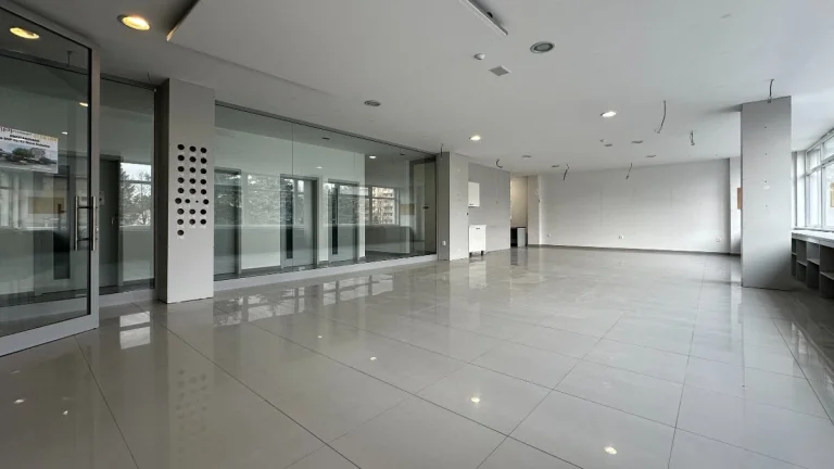 NA PRENÁJOM zrekonštruovaná kancelária - 124-150 m2