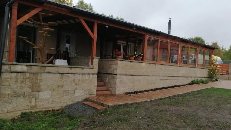 POSTAVÍME MOBILNÍ CELOROČNÍ NÍZKOENERGETICKOU (B) DŘEVOSTAVB