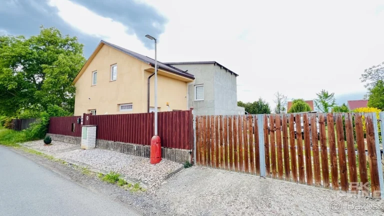 Velký rodinný dům 2x 4+KK, 240 m2, na pozemku 1.067 m2, Tiši