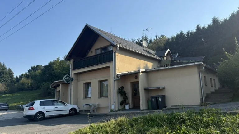 Prodej komerčního objektu s ubytováním Racková