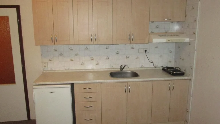 Pronájem garsonky s balkonem – Praha 8