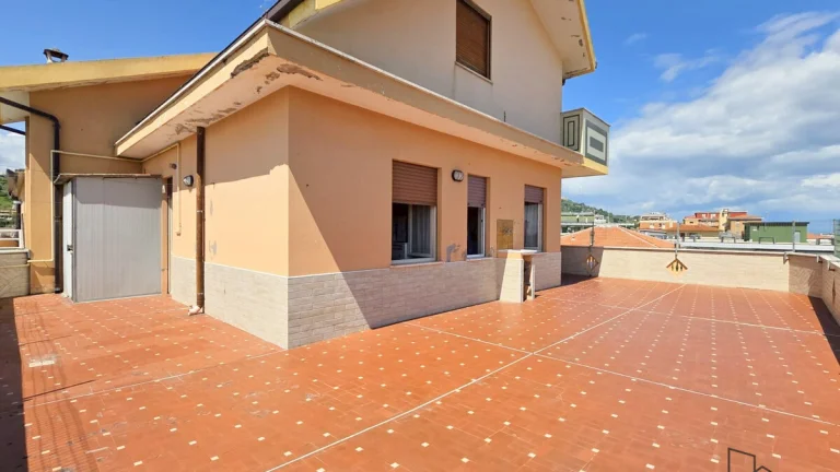Prodej bytu 3+1,135 m², via Benedetto Croce, Silvi, Itálie