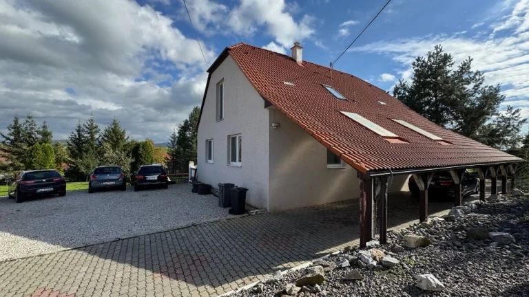 ZNÍŽENÁ CENA - RODINNÝ DOM - ČARADICE