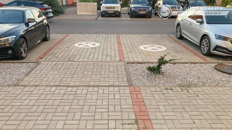 Parkovacie státie, Nám. Iglovia Sp. Nová Ves