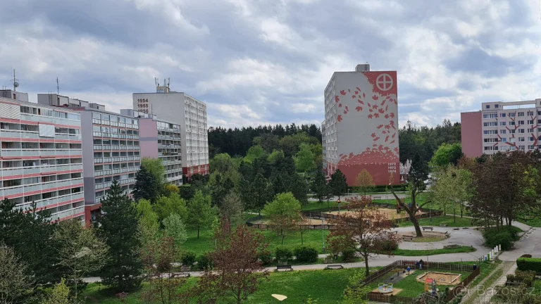 Pronájem bytu 5+kk, 96 m2, Praha 4, u lesa a u metra