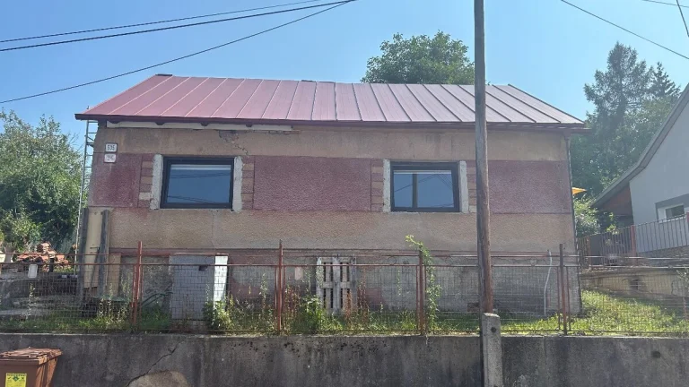 Predám 4izbový rodinný dom, Školská ul. - Handlová.