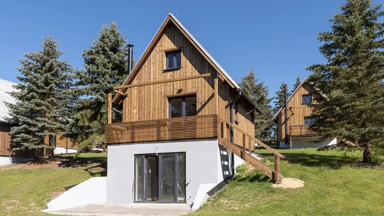 Podsklepená chata č. H1 - Chaty Na Rybárně - bazén, sauna