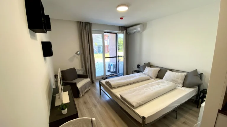 Na predaj apartmán, Podhájska