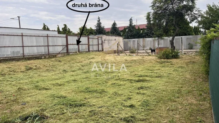 NA PREDAJ: pozemok pre stavbu chaty 505m2 - Hlohovec
