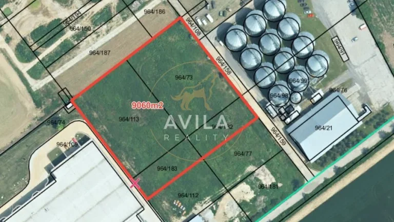 NA PREDAJ: stavebný pozemok 9060m2 v priemyselnej oblasti -