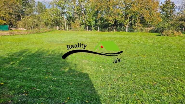 Predaj, slnečný stavebný pozemok 497m2 v obci Jablonica