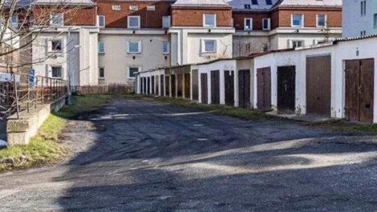 Garáž v centru Rakovníka ||