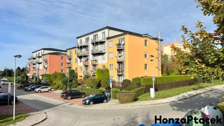 Pronájem, byt 2+1, 61 m2 - Praha - Horní Počernice