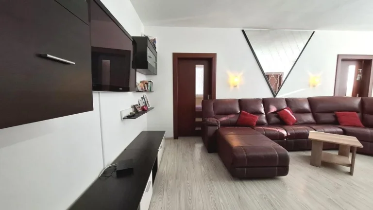 3 IZBOVÝ BYT 79 M2 Z TOHO LODŽIA 3,5 M2, POPRAD, SIDL. JUH
