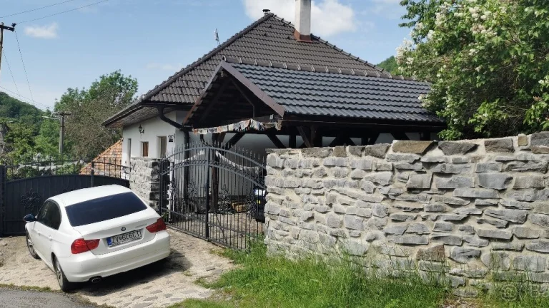Dom v Štiavnických vrchoch