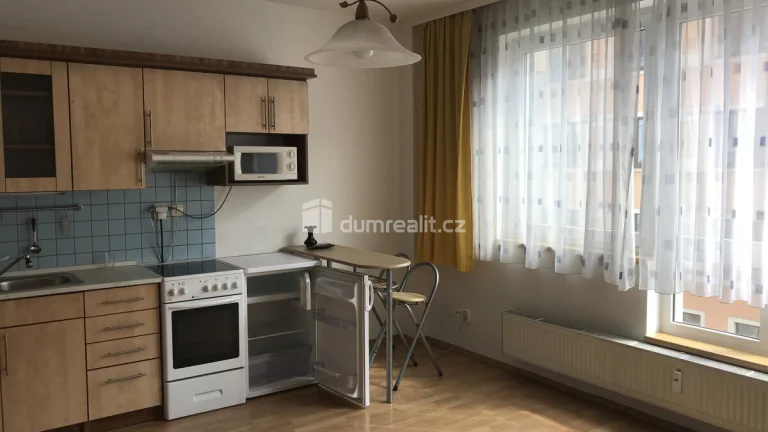 Pronájem 1kk 30m2 P9 Libeň novostavba sklep částečně zařízen