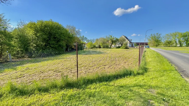 Prodej pozemku k bydlení, 1781 m², Doňov