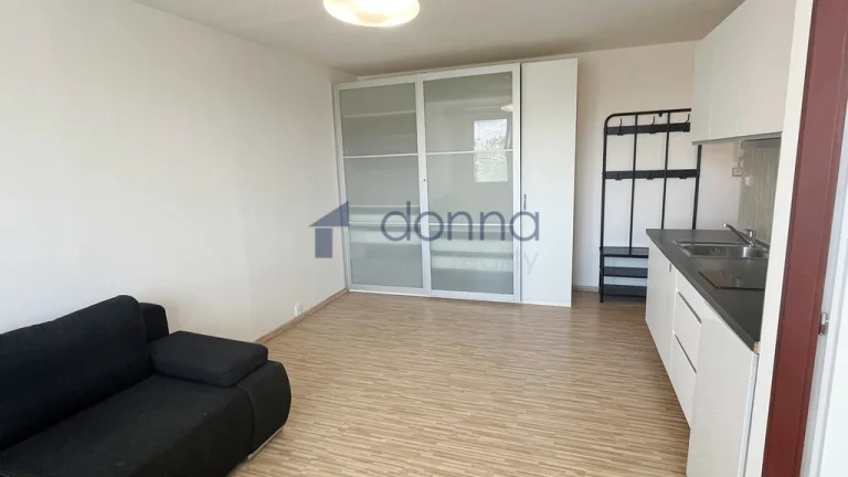 Pronájem bytu 2+kk, 38m², Praha 8 - Střížkov, ul. Červenkova