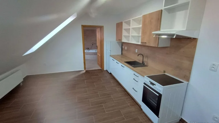 Pronájem 3+kk Mírové Náměstí, Netolice