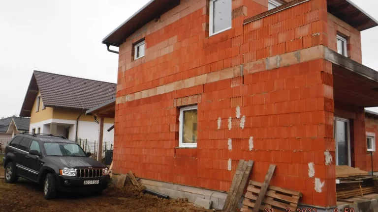 Prodám rozestavěný dům v Blovicích