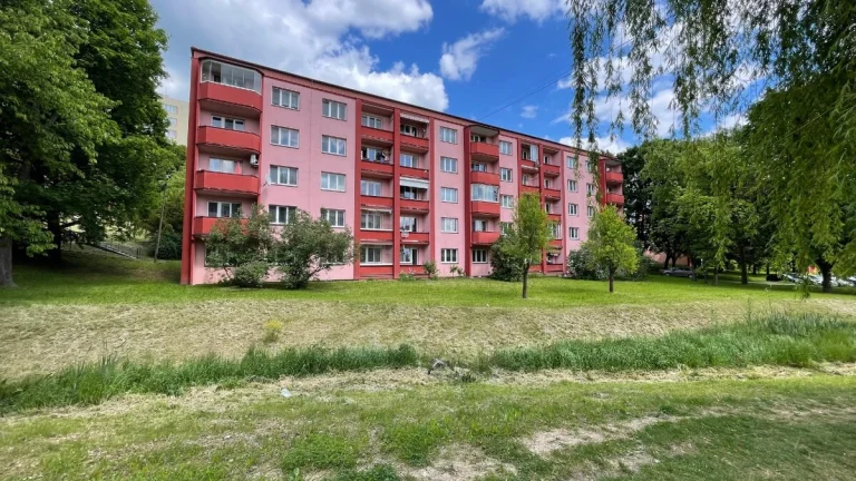 PRODEJ BT 1+1 UHERSKÝ BROD, OBCHODNÍ