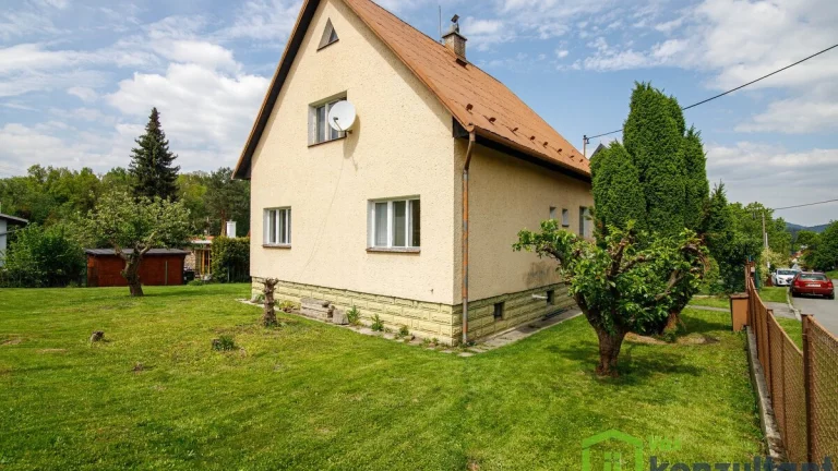 Rodinný dům 204 m2, pozemek 702 m2, oblast Kramolišov, ulice