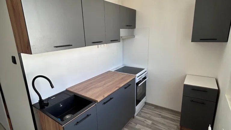 🏡 Pronájem bytu 1+1, 35 m² – Děčín
