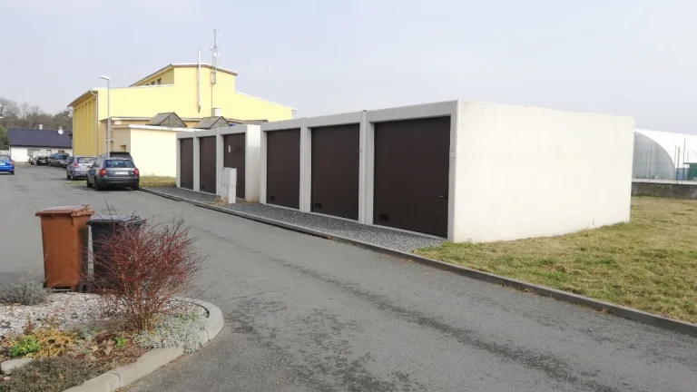 Nabízím k pronájmu garáž v Pardubicích - Doubravicích