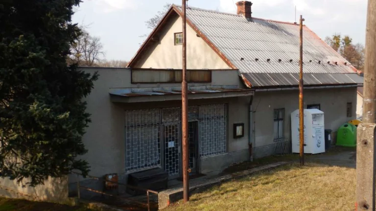 Dům k rekonstrukci - Březová - Gručovice