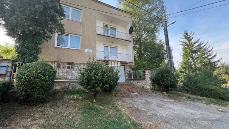 Moldava nad Bodvou, dvojpodlažný 5 izbový rodinný dom.