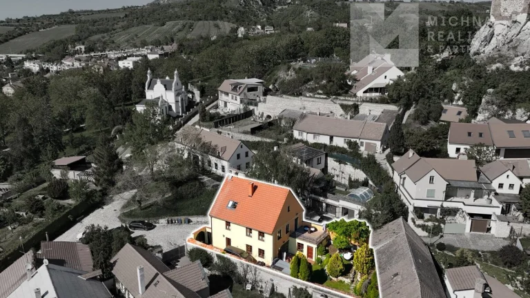Prodej rodinné domy, 261 m2, Pozemek 361 m2, Zahrada - Mikul