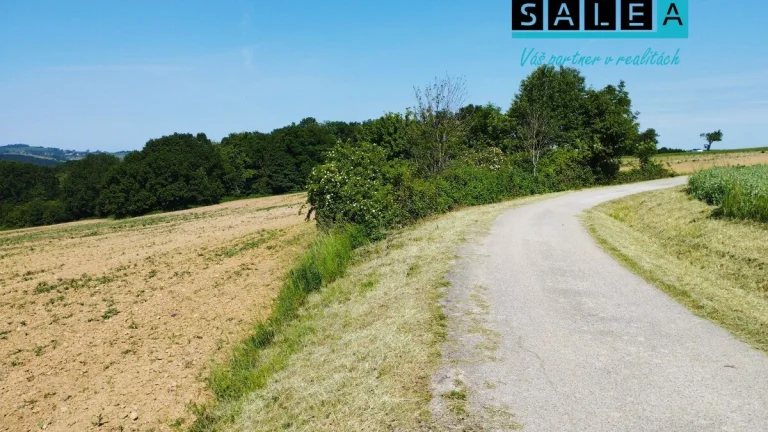 Šikovný pozemok v obci Jablonka o výmere 773 m2