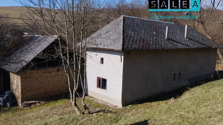 Chalupa s veľkým pozemkom v obci Podkylava o výmere 8.852 m2